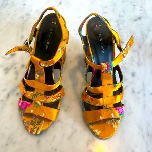 Brand New never worn silk chinoiserie chunky heels. Size 39